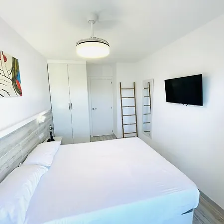 Apartamento con piscina y balcón recién reformado Appartement