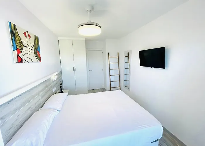 Apartamento con piscina y balcón recién reformado Appartement