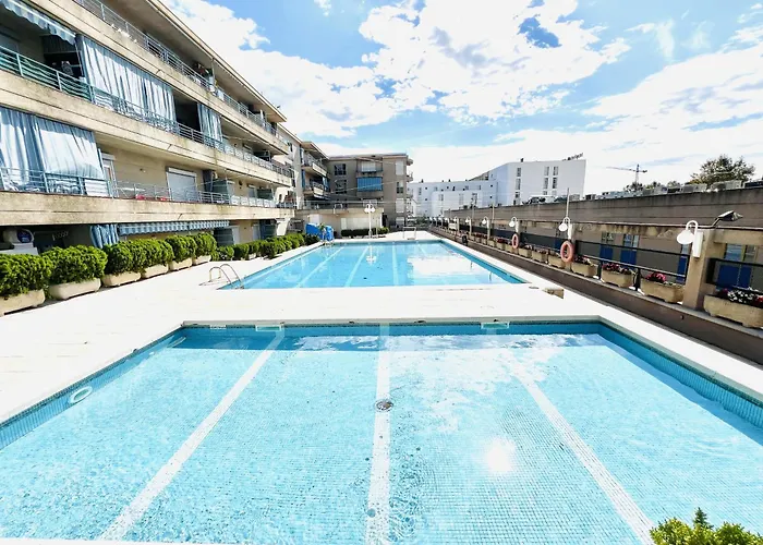Apartamento con piscina y balcón recién reformado Appartement *