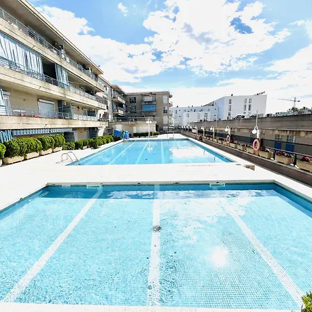 Apartamento con piscina y balcón recién reformado Appartamento *