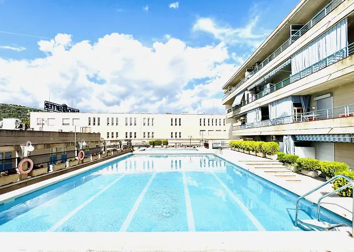 Appartamento Apartamento con piscina y balcón recién reformado